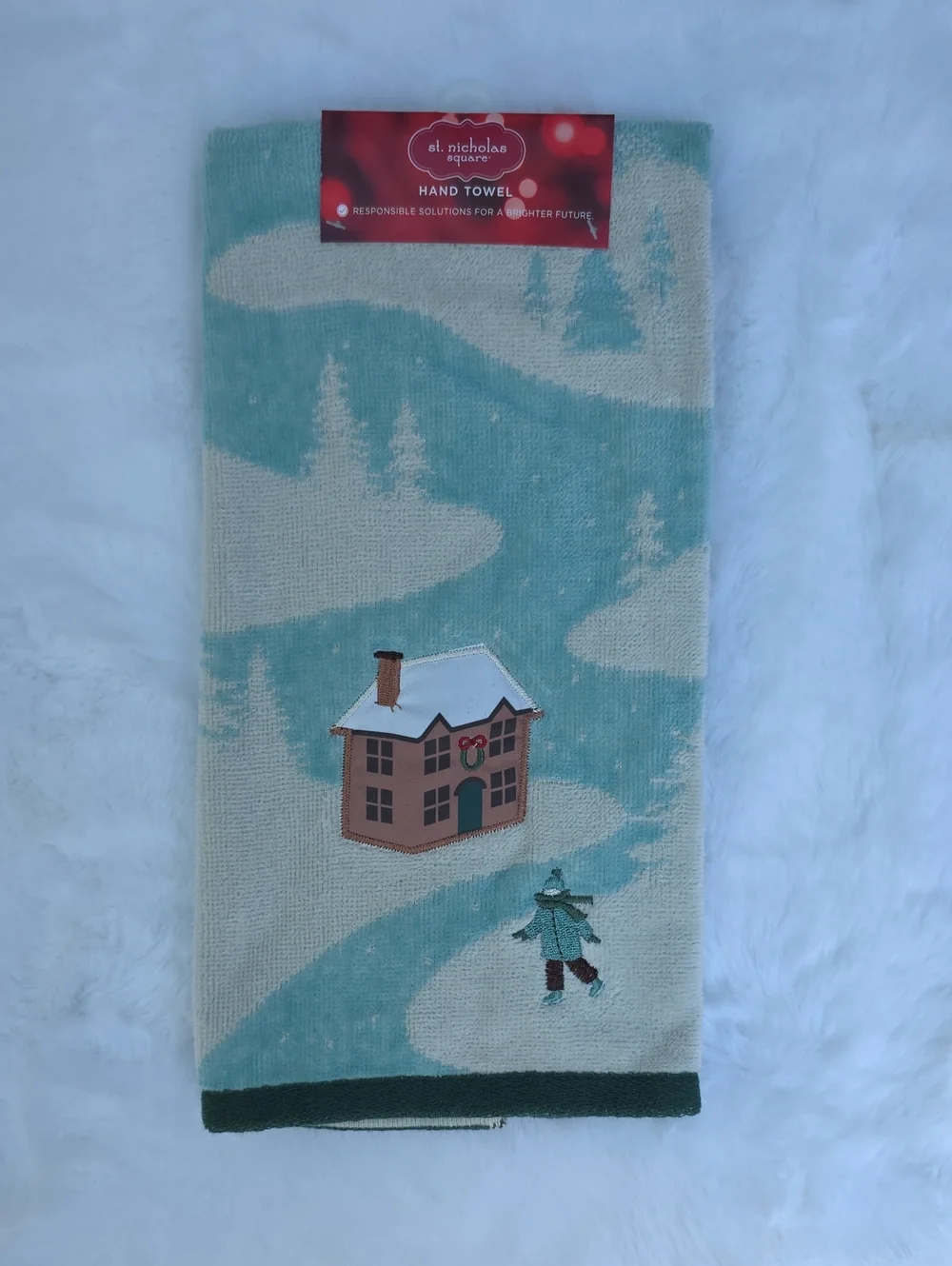 NWT One Christmas Hand Towel 100% Cotton Ice Skating Trees Snow Winter ⛸️❄️🌲